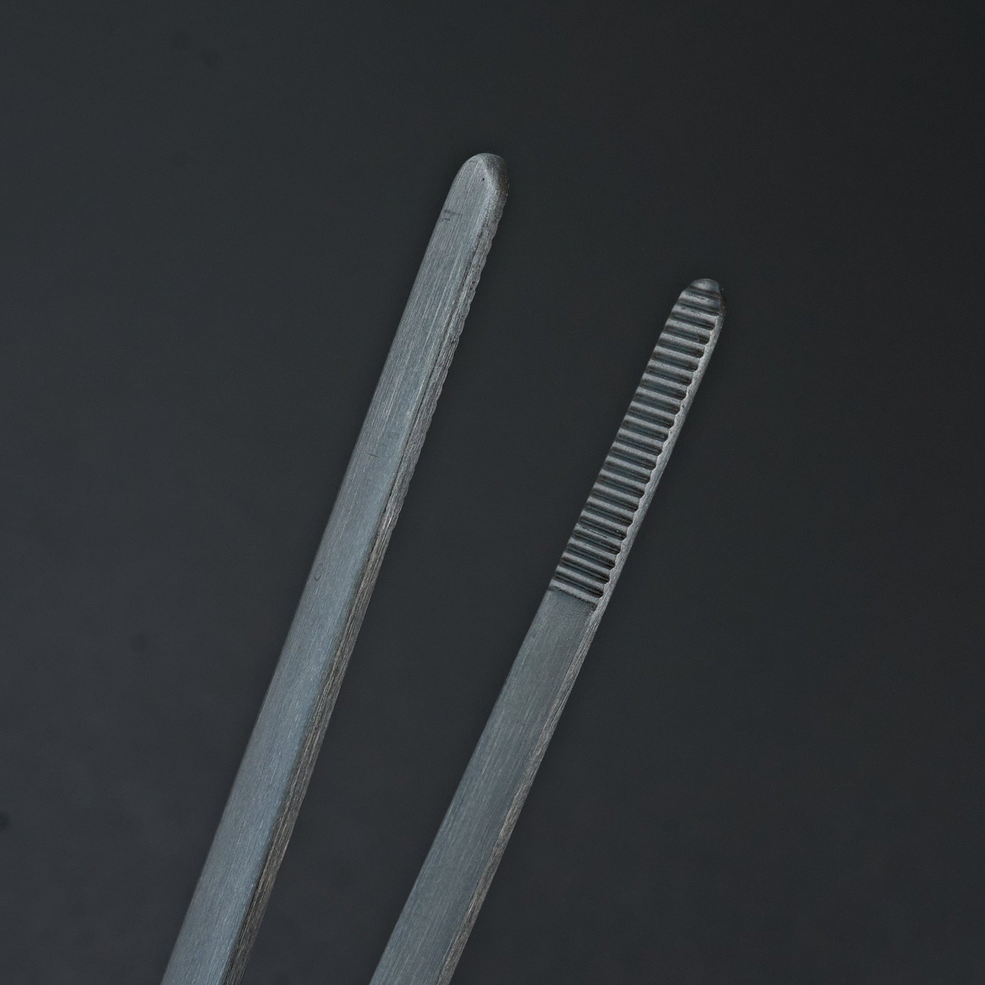 Gestura 10" Stando Tweezer Gunmetal-Cooking Tool-Gestura-Carbon Knife Co