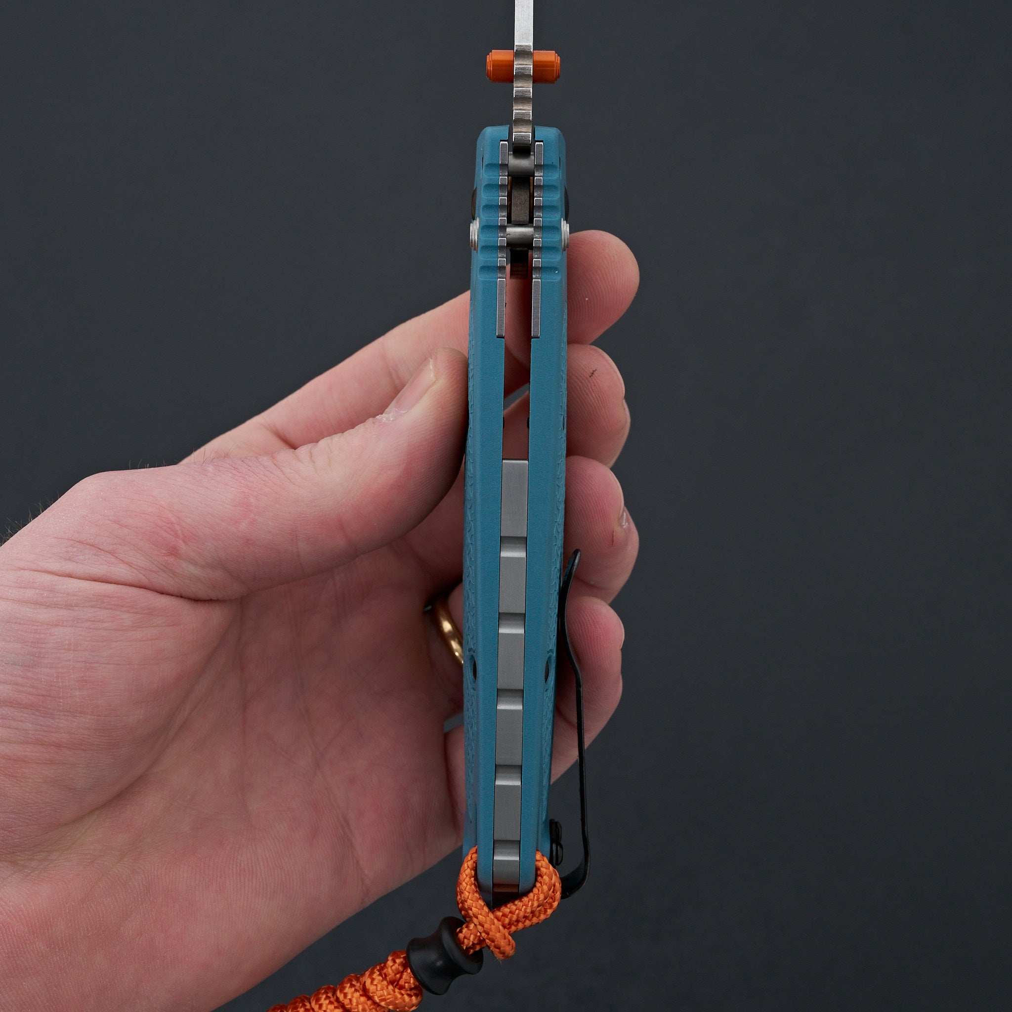 Benchmade Adira Depth Blue Grivory