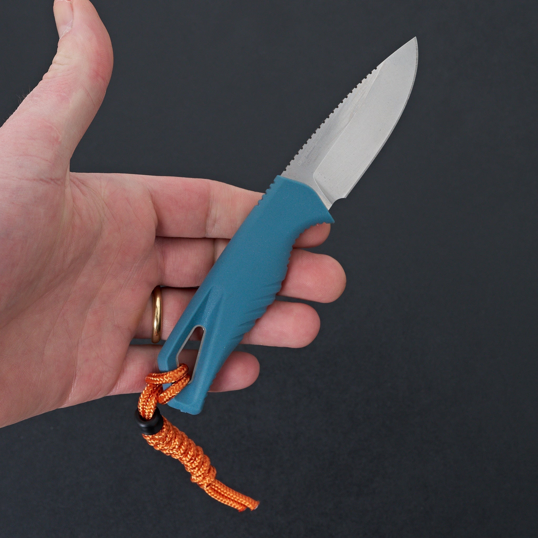 Benchmade Intersect Depth Blue Santoprene