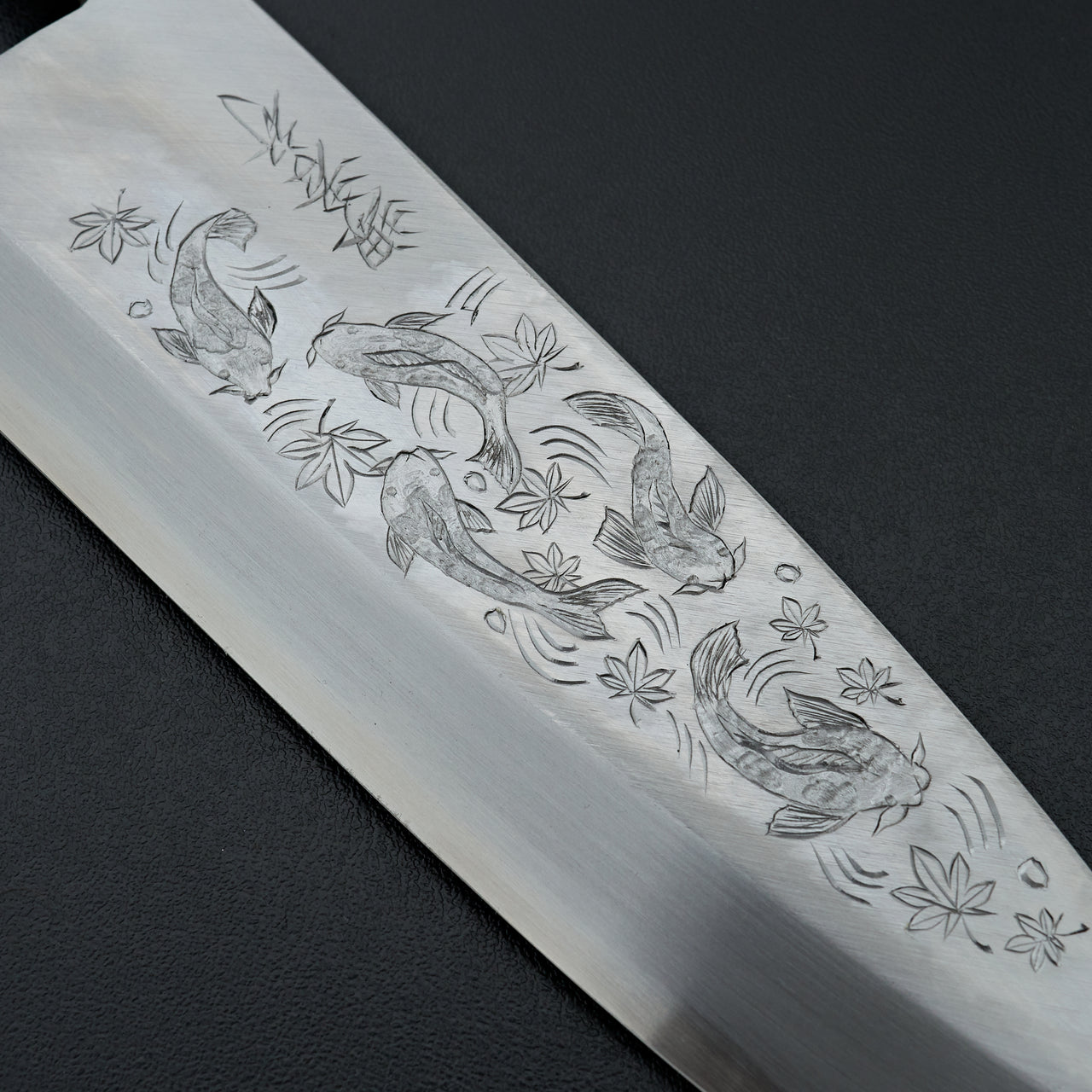 Sakai Takayuki Michiko Kubota Engraved "Koi Autumn Night" Kasumitogi Deba 225mm
