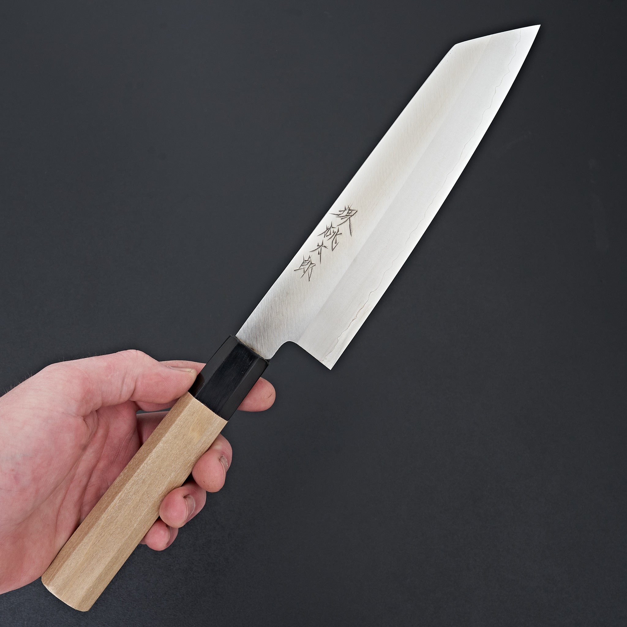 De Sakai Momotaro Ginsan Kiritsuke Gyuto 210mm